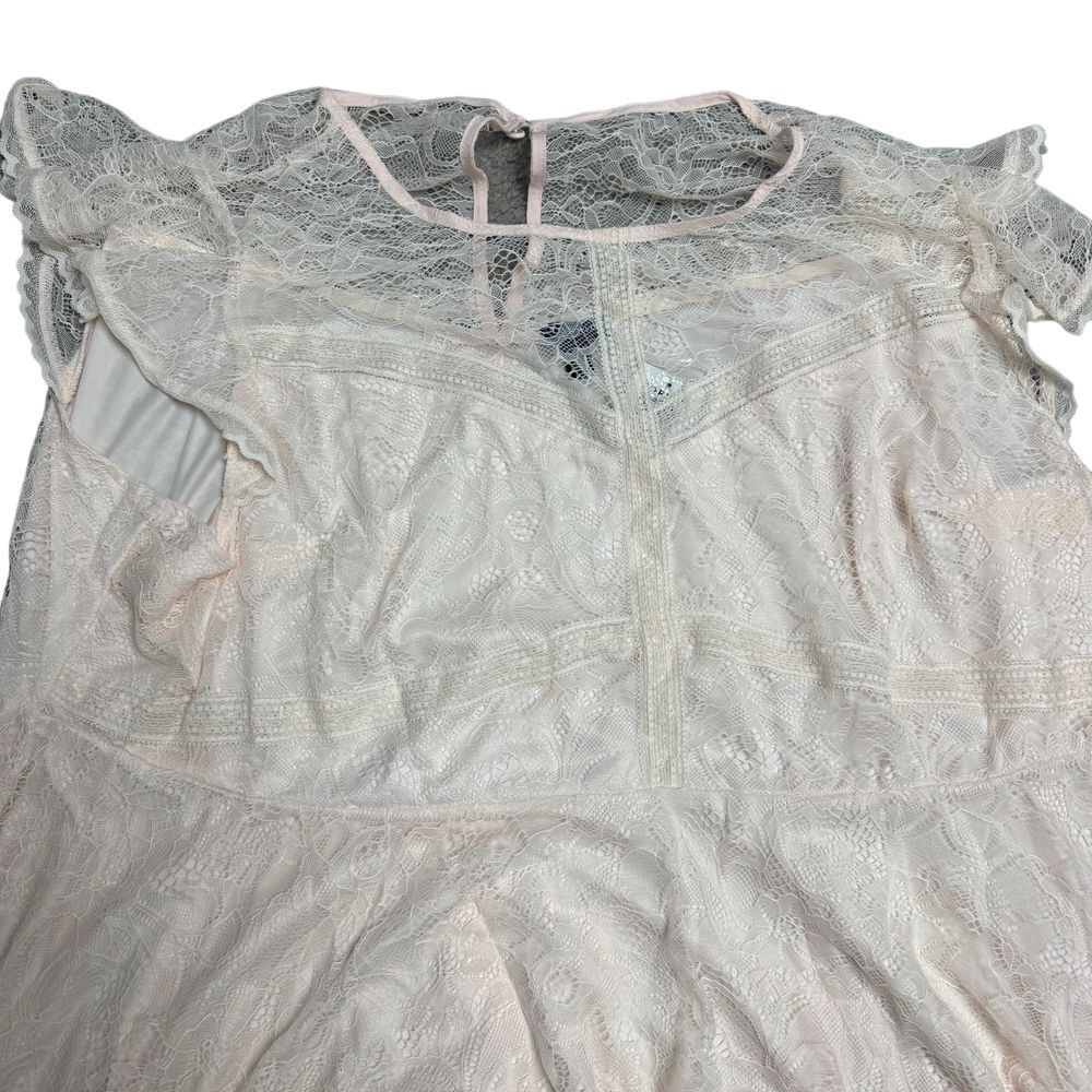 Torrid Women's Plus Size 3x Lace Peplum Blush Sleeveless Top NWT - Picture 2 of 8